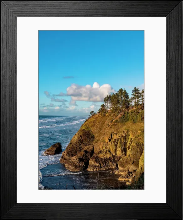 Framed Print : Dramatic cliffs over the Pacific Ocean at Cape Disappointment State Park, Washington State, USA Framed Print : Dramatic cliffs over the Pacific Ocean at Cape Disappointment State Park, Washington State, USA