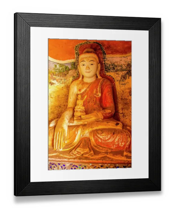 Framed Print : Phowintaung Cave Complex, Myanmar. Portrait inside one of 1000 meditation caves containing statues of Buddhas and religious paintings