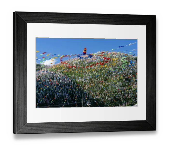 Framed Print : Tibet, Kham, Tagong. Hundreds of prayer flags above the Ser Gyergo nunnery Framed Print : Tibet, Kham, Tagong. Hundreds of prayer flags above the Ser Gyergo nunnery