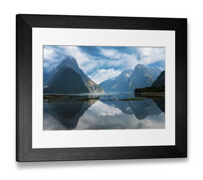 Framed Print : Milford Sound, Fiordland National Park, South Island, New Zealand Framed Print : Milford Sound, Fiordland National Park, South Island, New Zealand