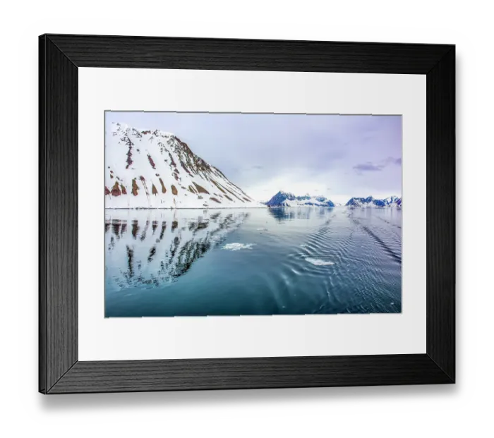 Framed Print : Arctic Ocean, Svalbard Islands, Norway. Landscape view of icy mountain island and drift ice in the ocean water Framed Print : Arctic Ocean, Svalbard Islands, Norway. Landscape view of icy mountain island and drift ice in the ocean water