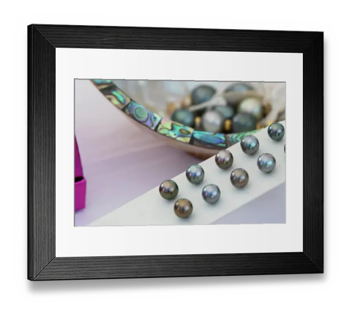 Framed Print : South Pacific, French Polynesia, Mangareva, Rikitea. Natural black pearls that the island is famous for Framed Print : South Pacific, French Polynesia, Mangareva, Rikitea. Natural black pearls that the island is famous for