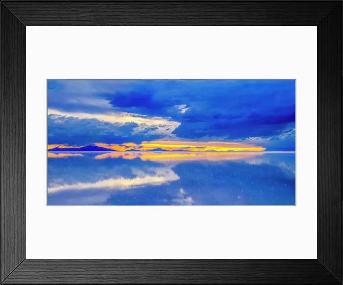 Framed Print : Salar de Uyuni, Bolivia. Panorama view at sunset of the Salar de Uyuni, the world's largest salt flat Framed Print : Salar de Uyuni, Bolivia. Panorama view at sunset of the Salar de Uyuni, the world's largest salt flat