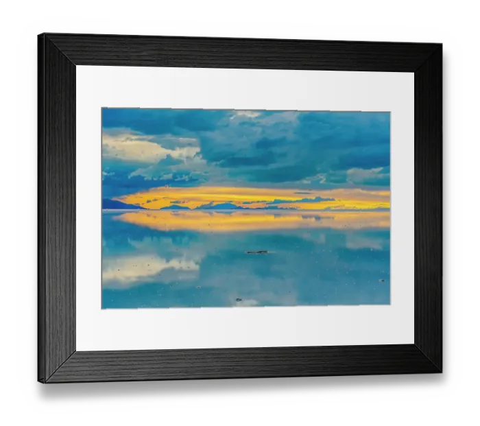 Framed Print : Salar de Uyuni, Bolivia. Wide angle landscape view of sun setting after the rain over the world's largest salt flat Framed Print : Salar de Uyuni, Bolivia. Wide angle landscape view of sun setting after the rain over the world's largest salt flat
