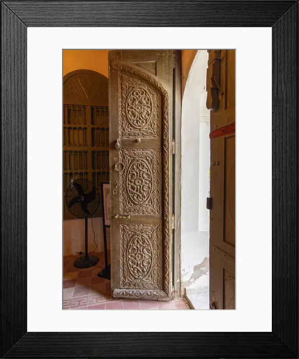Framed Print : Saudi Arabia, Mecca Province, Jeddah. Ornately carved wooden door in the Al-Balad district Framed Print : Saudi Arabia, Mecca Province, Jeddah. Ornately carved wooden door in the Al-Balad district