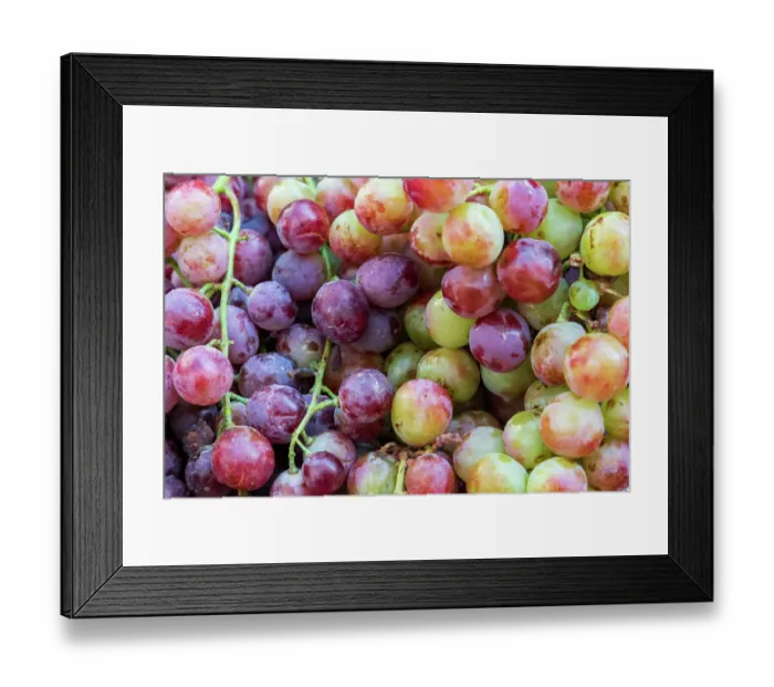 Framed Print : Grapes close-up