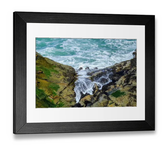 Framed Print : Cape Arago State Park, Coos County, Oregon, USA. Pacific Ocean meets rocks on the rugged coastline Framed Print : Cape Arago State Park, Coos County, Oregon, USA. Pacific Ocean meets rocks on the rugged coastline
