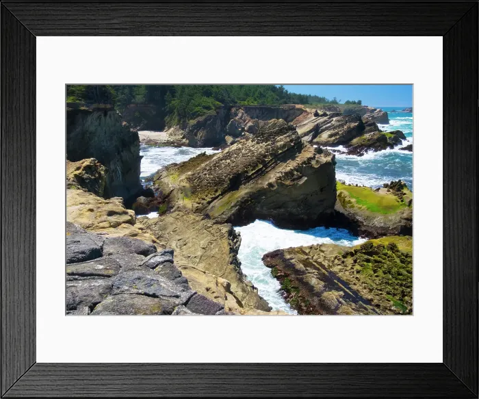 Framed Print : Cape Arago State Park, Coos County, Oregon, USA. Pacific Ocean meets rocks on the rugged coastline Framed Print : Cape Arago State Park, Coos County, Oregon, USA. Pacific Ocean meets rocks on the rugged coastline