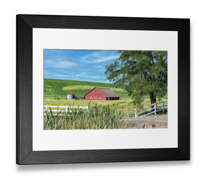 Framed Print : USA, Endicott, Washington State. Lee Road, farming scene. (Editorial Use Only) Framed Print : USA, Endicott, Washington State. Lee Road, farming scene. (Editorial Use Only)