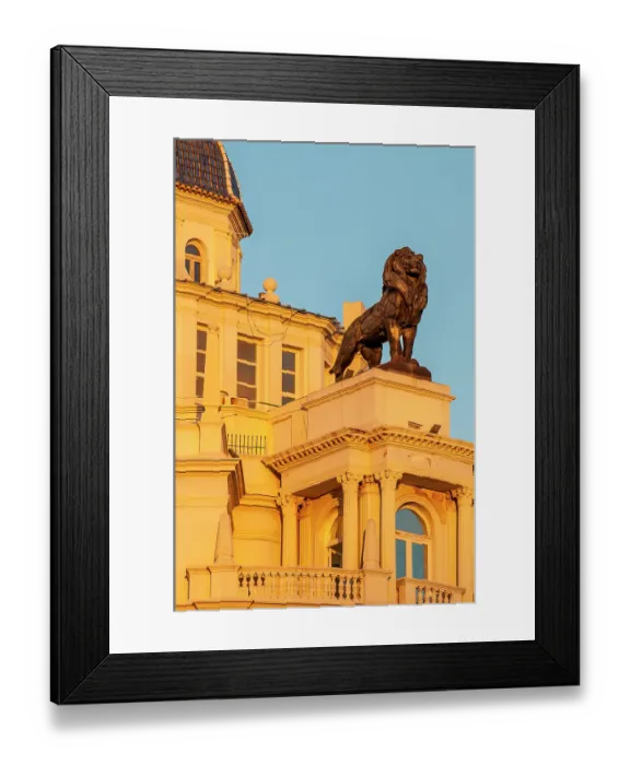 Framed Print : Edificio Generali building, Plaza del Ayuntamiento, Valencia, Spain Framed Print : Edificio Generali building, Plaza del Ayuntamiento, Valencia, Spain