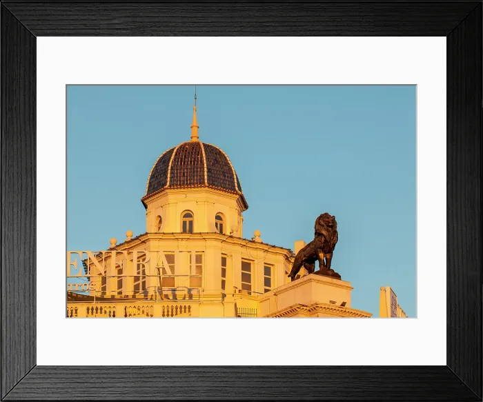 Framed Print : Edificio Generali building, Plaza del Ayuntamiento, Valencia, Spain Framed Print : Edificio Generali building, Plaza del Ayuntamiento, Valencia, Spain