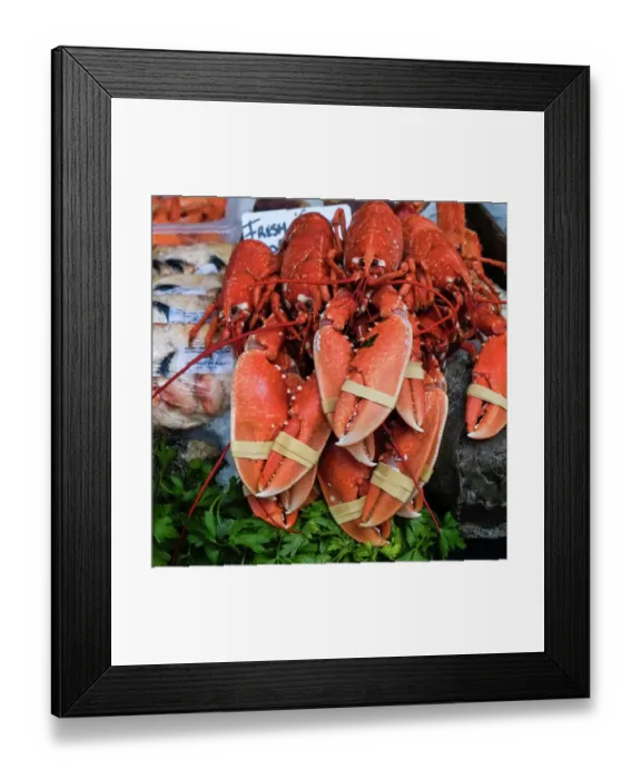 Framed Print : London, England, Great Britain. Borough Hall Market, fresh food, vendors and produce market. Fresh fish and seafood for sale Framed Print : London, England, Great Britain. Borough Hall Market, fresh food, vendors and produce market. Fresh fish and seafood for sale