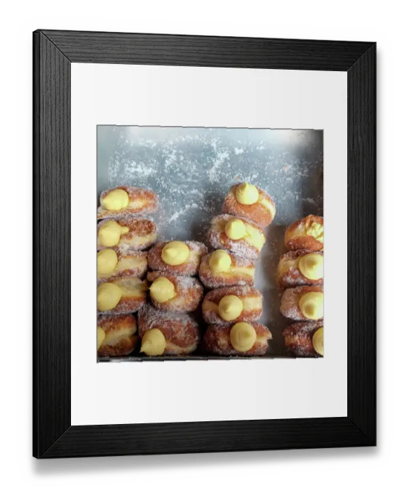 Framed Print : London, England, Great Britain. Borough Hall Market, fresh food, vendors and produce market. Delicious baked goods Framed Print : London, England, Great Britain. Borough Hall Market, fresh food, vendors and produce market. Delicious baked goods