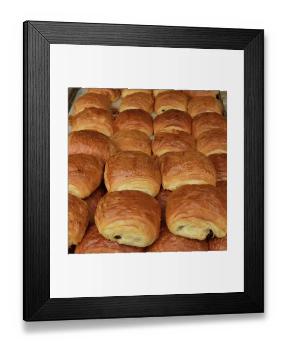 Framed Print : London, England, Great Britain. Borough Hall Market, fresh food, vendors and produce market. Delicious baked goods Framed Print : London, England, Great Britain. Borough Hall Market, fresh food, vendors and produce market. Delicious baked goods