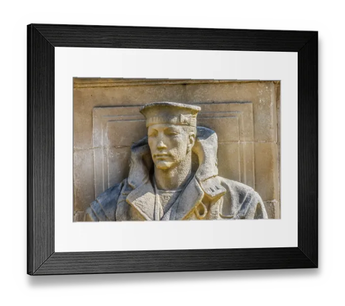 Framed Print : Naval sailor statue, Plymouth Naval Memorial, Devon, England. Memorial erected 1924 Commemorate those who died in WW2. Hoe Park facing ocean. (Editorial Use Only)