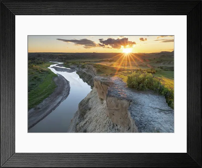 Framed Print : Sunset over the Little Missouri River from Wind Canyon Overlook in Theodore Roosevelt National Park, North Dakota, USA. (Editorial Use Only) Framed Print : Sunset over the Little Missouri River from Wind Canyon Overlook in Theodore Roosevelt National Park, North Dakota, USA. (Editorial Use Only)