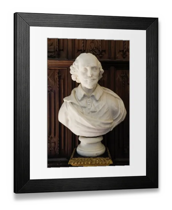 Framed Print : Basingstoke, England. Bust of William Shakespeare. (Editorial Use Only) Framed Print : Basingstoke, England. Bust of William Shakespeare. (Editorial Use Only)