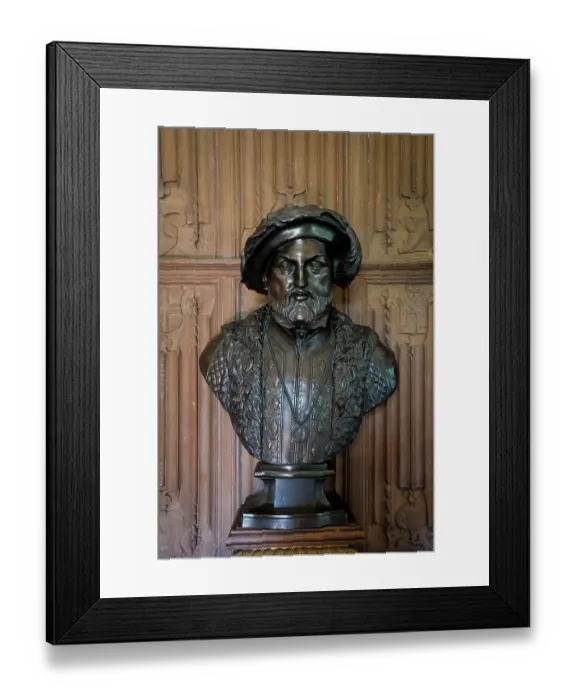 Framed Print : Basingstoke, England. Bust of Henry the VIII. (Editorial Use Only) Framed Print : Basingstoke, England. Bust of Henry the VIII. (Editorial Use Only)