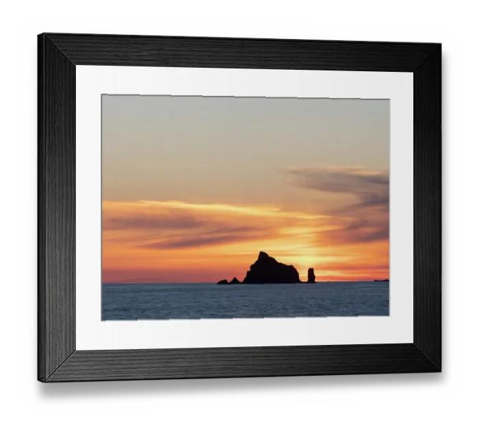 Framed Print : Rialto Beach, Olympic Peninsula, Washington State. Seastack silhouetted at sunset Framed Print : Rialto Beach, Olympic Peninsula, Washington State. Seastack silhouetted at sunset