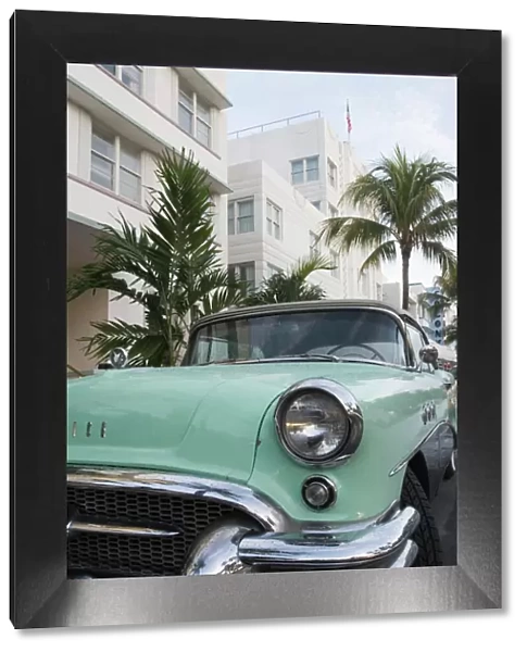 USA, Florida, Miami Beach: South Beach, 1956 Buick Convertible