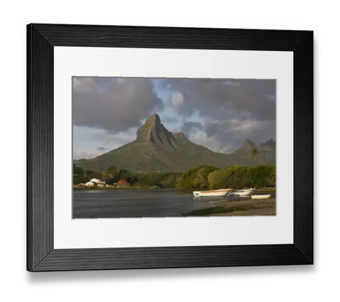 Framed Print : Mauritius, Western Mauritius, Tamarin, Montagne du Rempart mountain (el. 777 meters) Framed Print : Mauritius, Western Mauritius, Tamarin, Montagne du Rempart mountain (el. 777 meters)
