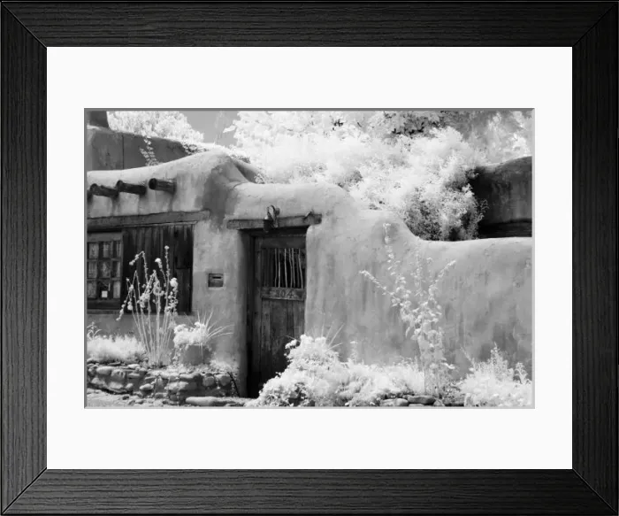 Framed Print : Typical adobe door and entryway in Santa Fe, New Mexico, USA Framed Print : Typical adobe door and entryway in Santa Fe, New Mexico, USA