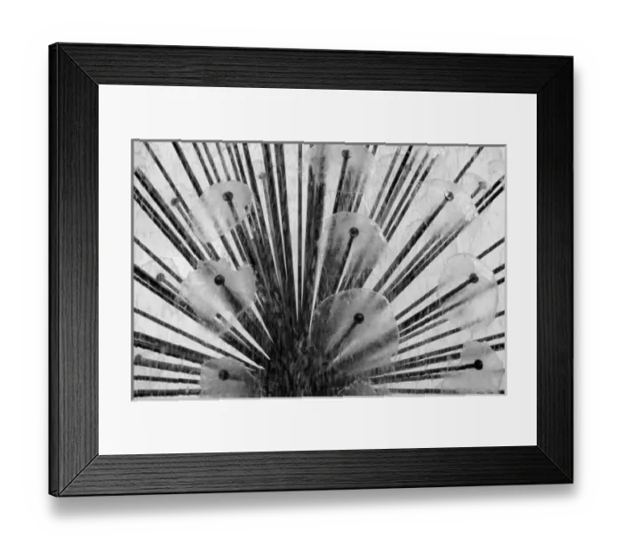 Framed Print : Fountain in Keukenhof Gardens, Holland Framed Print : Fountain in Keukenhof Gardens, Holland