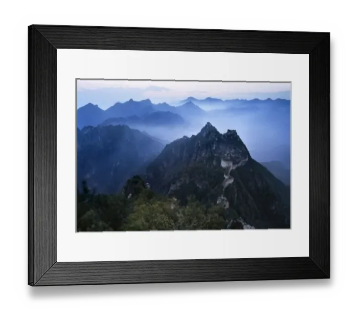 Framed Print : Great Wall in early morning mist, China