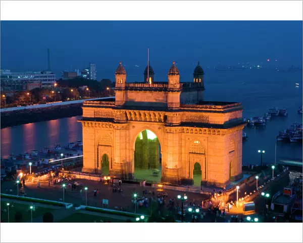 INDIA, Mumbai (Bombay): Gateway of India  /  Evening  /  from Taj Mahal Hotel Balcony