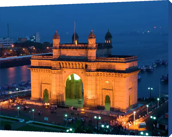 INDIA, Mumbai (Bombay): Gateway of India  /  Evening  /  from Taj Mahal Hotel Balcony