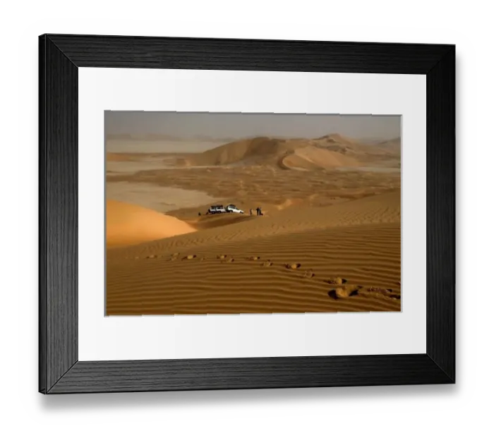 Framed Print : Oman, Rub Al Khali desert, driving on the dunes Framed Print : Oman, Rub Al Khali desert, driving on the dunes
