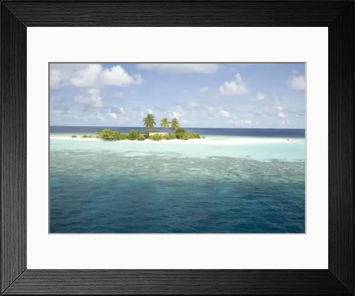 Framed Print : Dhiggiri Island, South Ari Atoll, The Maldives, Indian Ocean