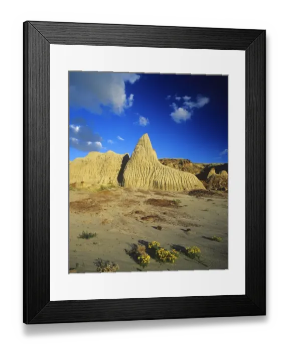 Framed Print : Badlands formations at Dinosaur Provincial Park in Alberta, Canada Framed Print : Badlands formations at Dinosaur Provincial Park in Alberta, Canada