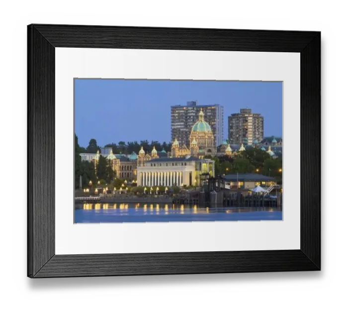 Framed Print : The Parliament Buliding lit up at the inner harbour at Victoria British Columbia