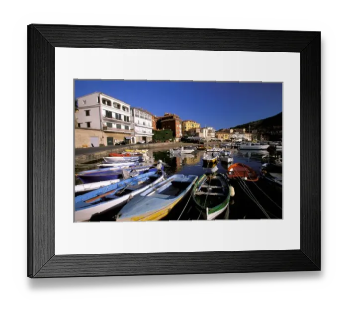 Framed Print : Europe, Italy, Tuscany, Promontorio Dell Argentario, Porto Ercole. View of Marina  /  Harbor