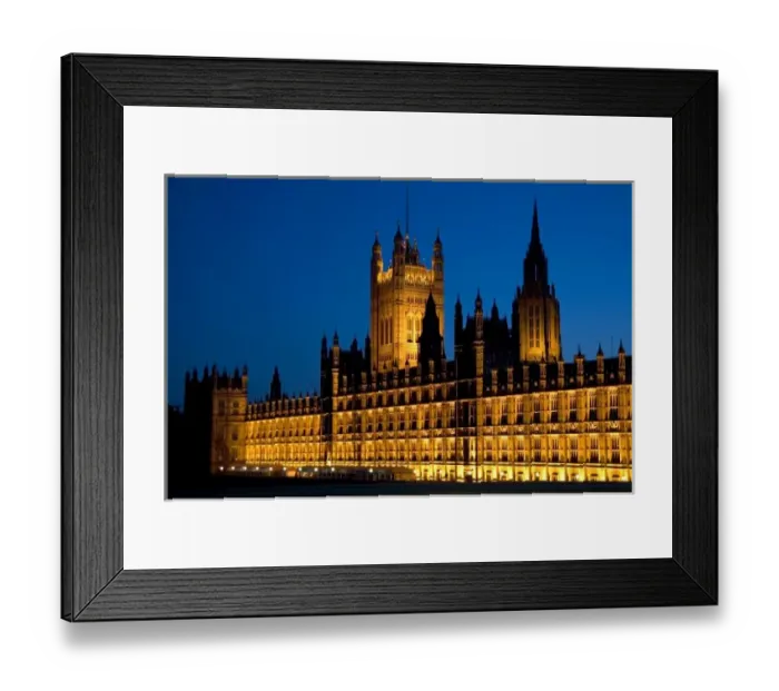 Framed Print : The Houses of Parliament at night in the city of London, England