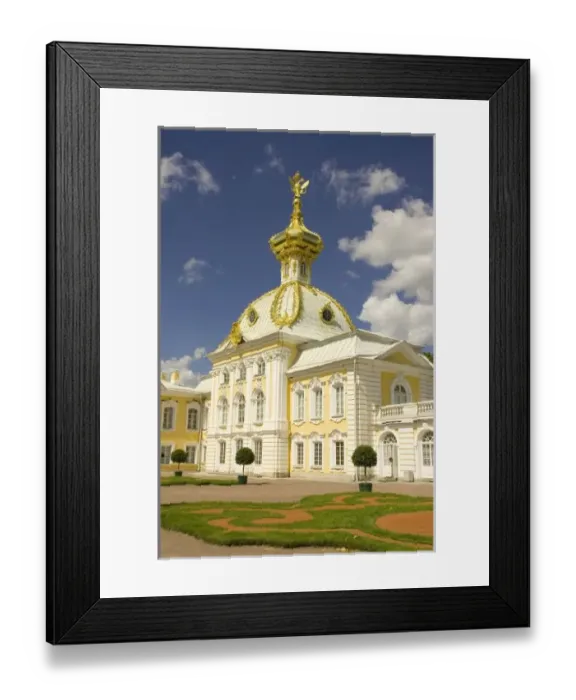 Framed Print : Russia. Petrodvorets. Peterhof Palace. Peter the Greats summer palace. Grand Palace Framed Print : Russia. Petrodvorets. Peterhof Palace. Peter the Greats summer palace. Grand Palace