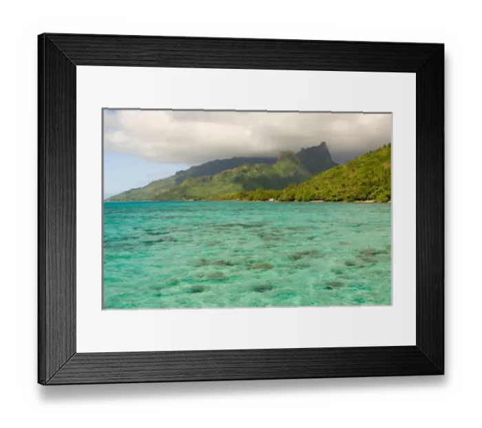 Framed Print : Beautiful Sheraton Resort in Moorea, French Polynesia