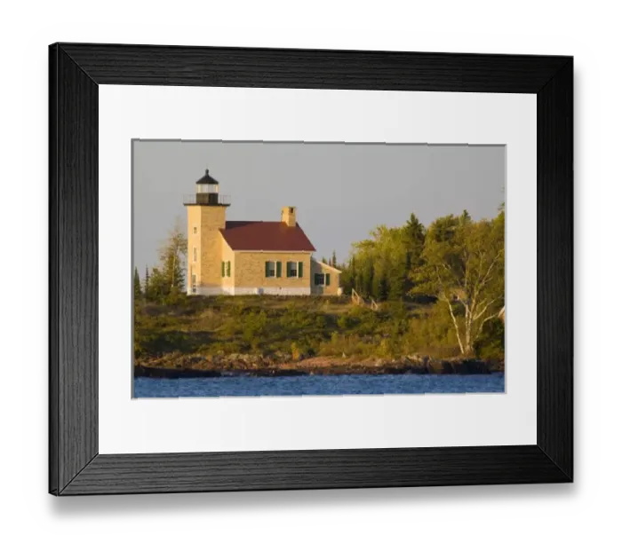 Framed Print : Lighthouse on Lake Framed Print : Lighthouse on Lake