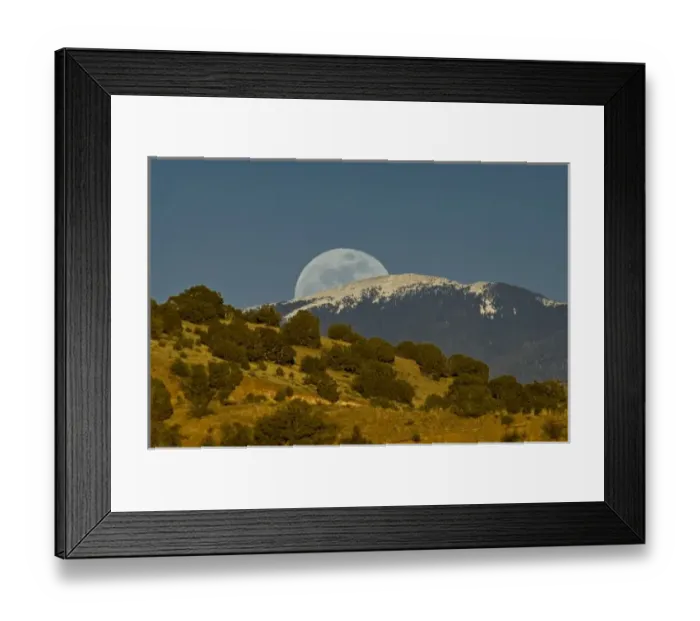 Framed Print : Moonrise over the Sangre de Cristo Mountains, New Mexico, USA Framed Print : Moonrise over the Sangre de Cristo Mountains, New Mexico, USA