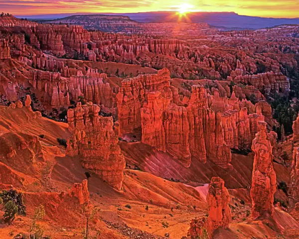 United States, Utah, Bryce Canyon National Park. Hoodoos at sunrise from Sunset Point