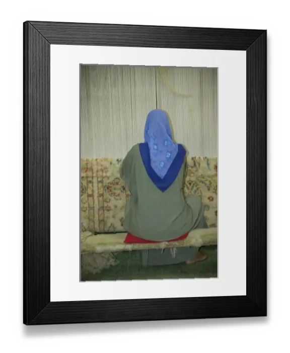 Framed Print : Rug Weaver just outside of Cairo making an Egypian Rug, Egypt Framed Print : Rug Weaver just outside of Cairo making an Egypian Rug, Egypt