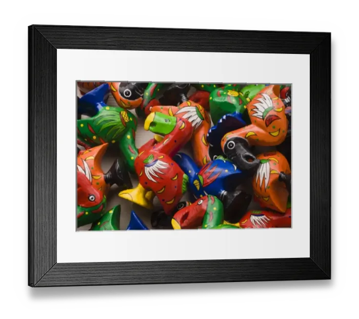 Framed Print : Mauritius, Port Louis, miniature wooden Dodo bird toys Framed Print : Mauritius, Port Louis, miniature wooden Dodo bird toys