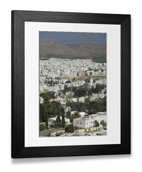 Framed Print : MOROCCO, Region Kandar et Sebou: View of the Berber town of SEFROU lying in the foothills Framed Print : MOROCCO, Region Kandar et Sebou: View of the Berber town of SEFROU lying in the foothills