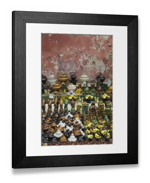Framed Print : MOROCCO, Atlantic Coast, SAFI: Colline des Potiers, Potters Hill, Ceramic Souvenirs Framed Print : MOROCCO, Atlantic Coast, SAFI: Colline des Potiers, Potters Hill, Ceramic Souvenirs