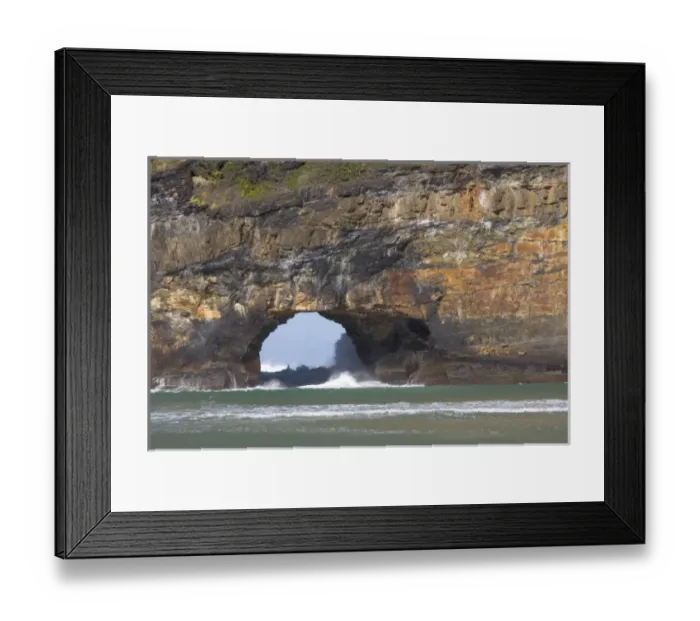 Framed Print : Coffee Bay, Transkye, Wild Coast, South Africa. Hole in the Rock Framed Print : Coffee Bay, Transkye, Wild Coast, South Africa. Hole in the Rock