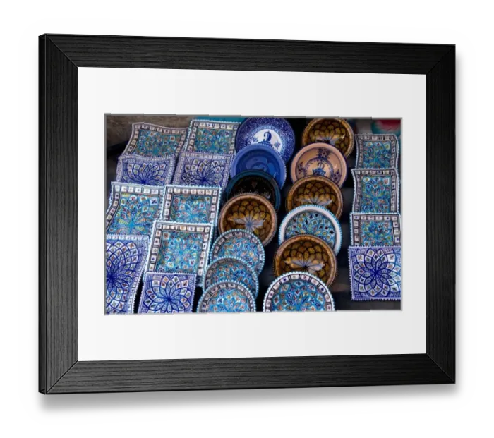 Framed Print : Artwork plates for sale in Medina area of Tunis in Tunisia of Northern Africa Framed Print : Artwork plates for sale in Medina area of Tunis in Tunisia of Northern Africa