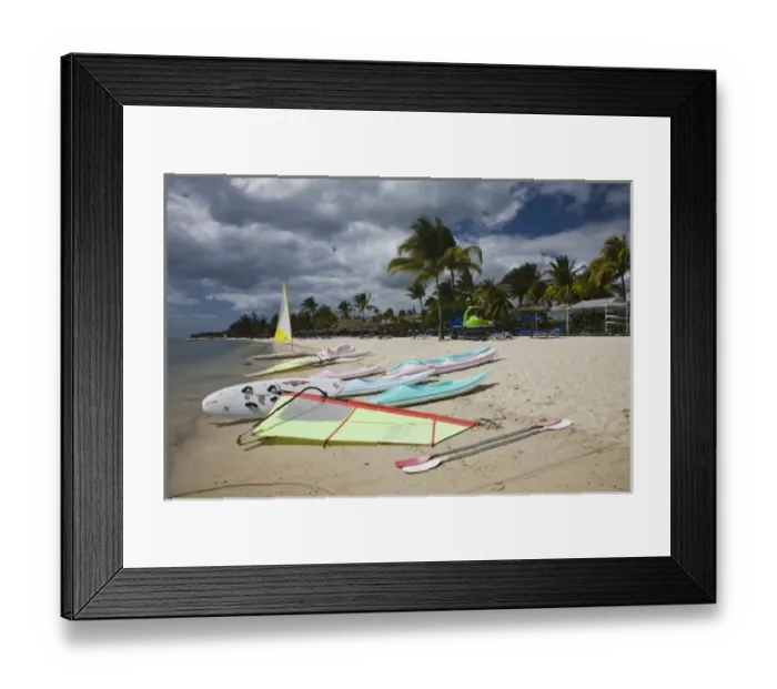 Framed Print : Mauritius, Western Mauritius, Flic en Flac, beach boats