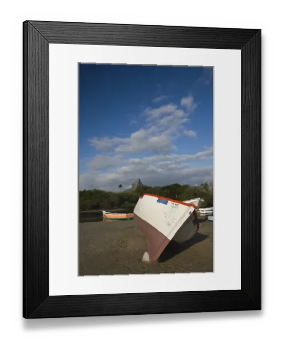 Framed Print : Mauritius, Western Mauritius, Tamarin, Montagne du Rempart mountain (el. 777 meters) Framed Print : Mauritius, Western Mauritius, Tamarin, Montagne du Rempart mountain (el. 777 meters)