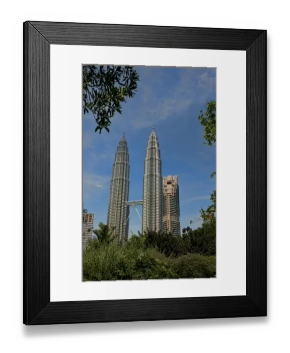 Framed Print : Kuala Lumpur, Malaysia. Petronas Twin Towers, the tallest twin buildings in the world Framed Print : Kuala Lumpur, Malaysia. Petronas Twin Towers, the tallest twin buildings in the world